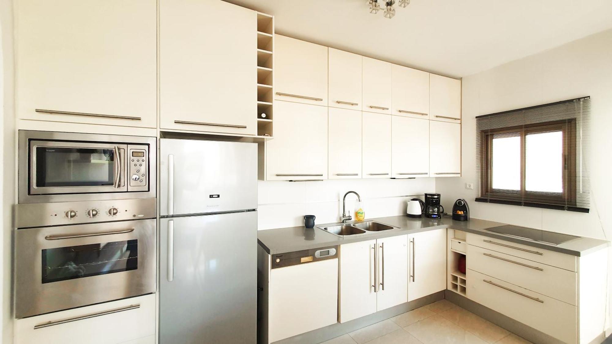 Bnb Israel Apartments - Harav Kook Lilas Tel Aviv Esterno foto