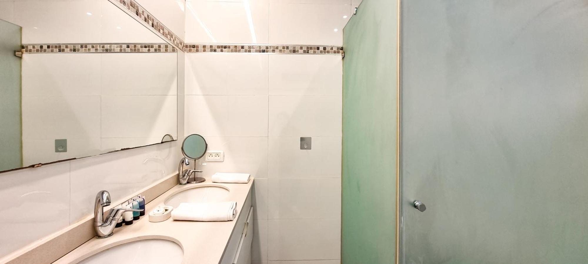 Bnb Israel Apartments - Harav Kook Lilas Tel Aviv Esterno foto